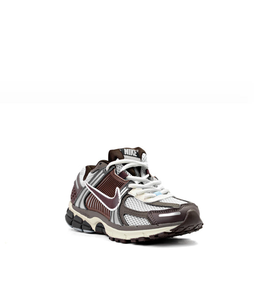 Zoom Vomero 5 Earth Fossil (woman)