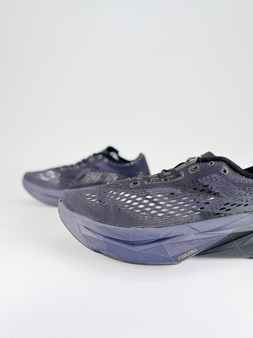 nb pacer v2 triple black (men)