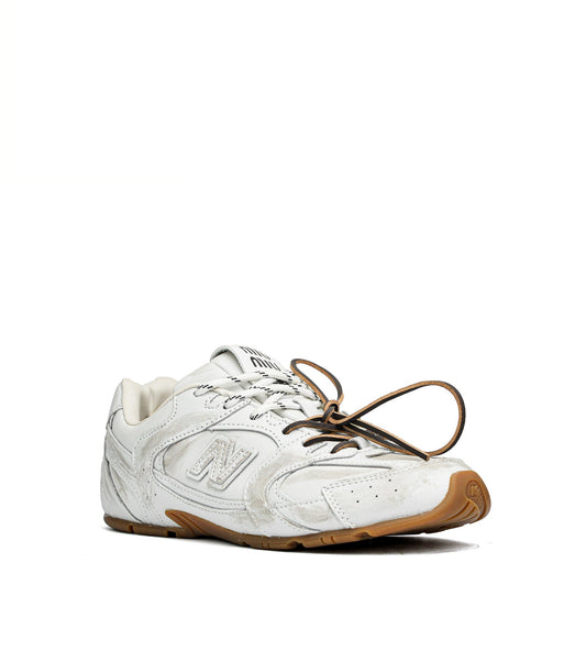 nb miu miu whtie x dirty light drown (woman)