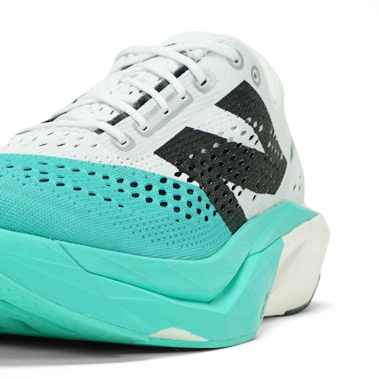 nb pacer v2 white x baby blue (men)