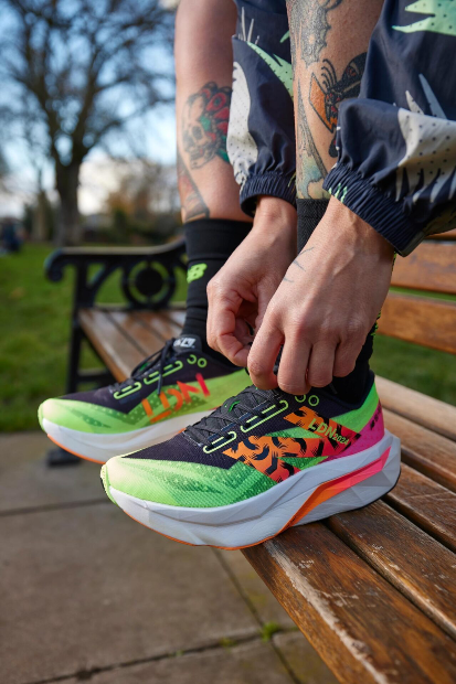nb v4 london edition running (men)