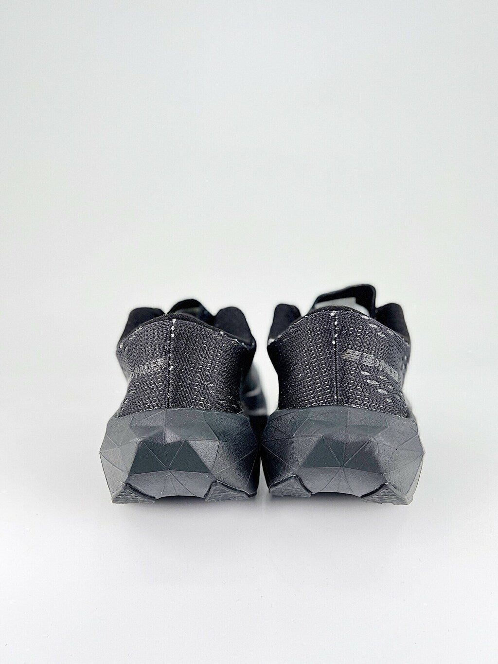 nb pacer v2 triple black (men)
