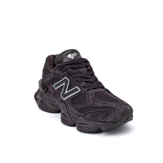 N.B 9060 (woman)