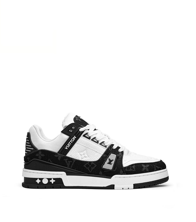 Trainer black & white