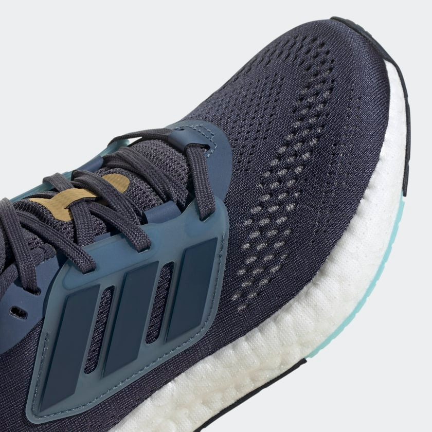 pure boost black running (woman)