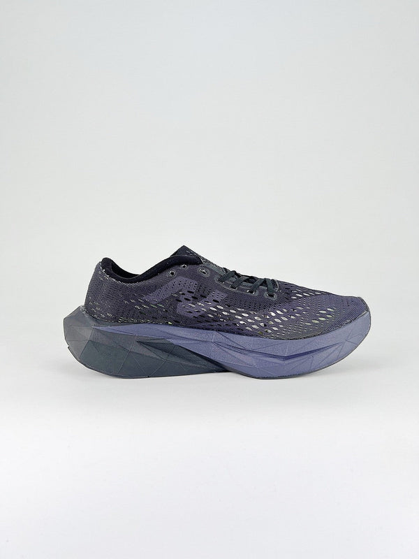 nb pacer v2 triple black (men)